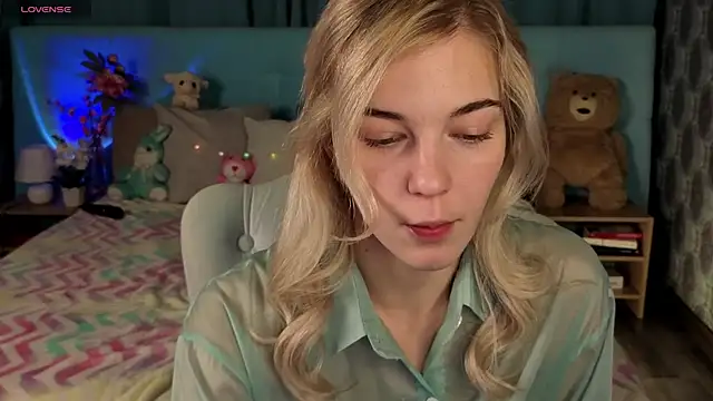 Aurora Bennet online show from November 2025 12:47:02 AM