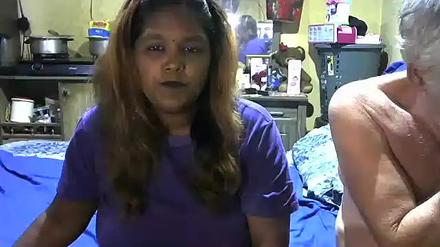Snapshot of crazyloverstasmike chatting on October 2025 07:06:01 PM crazyloverstasmike online show from October 2025 07:06:01 PM