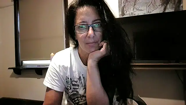 CleopatraGirl online show from May 2026 02:05:02 AM