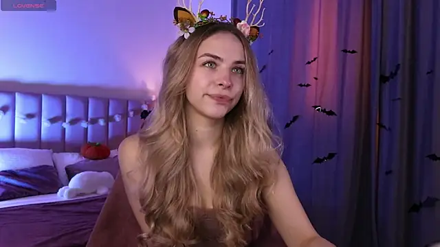 Snapshot of ShinyBarbie chatting on October 2025 06:23:01 AM ShinyBarbie online show from October 2025 06:23:01 AM