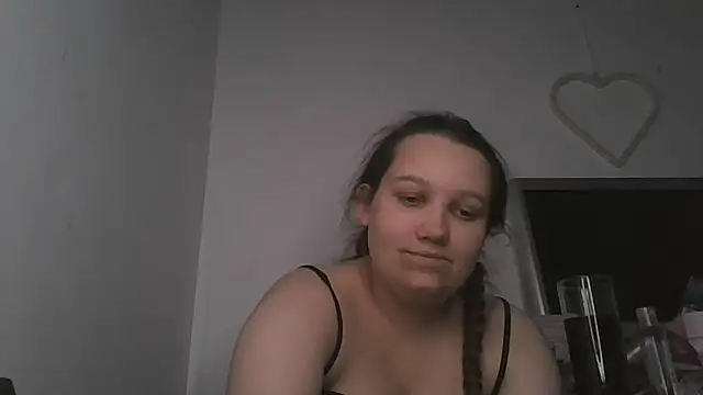 lu official1 online show from November 2025 05:23:02 PM