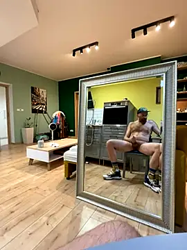 Snapshot of smint06 chatting on November 2025 09:52:01 PM smint06 online show from November 2025 09:52:01 PM