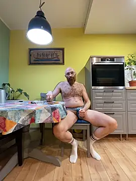 Snapshot of smint06 chatting on December 2025 06:12:01 PM smint06 online show from December 2025 06:12:01 PM