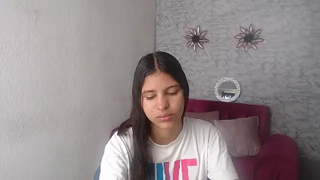 Evagirl69 online show from October 2025 06:18:02 PM