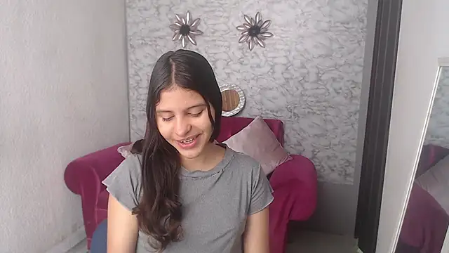 Snapshot of Evagirl69 chatting on October 2025 06:18:01 PM Evagirl69 online show from October 2025 06:18:01 PM