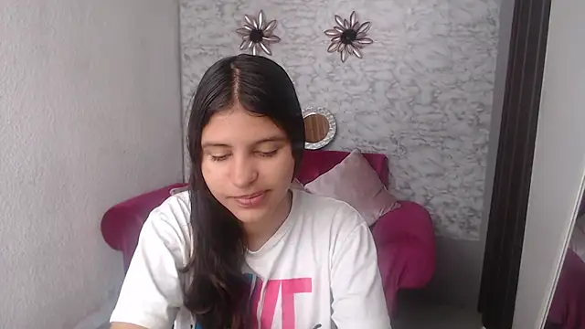 Snapshot of Evagirl69 chatting on October 2025 06:19:01 PM Evagirl69 online show from October 2025 06:19:01 PM