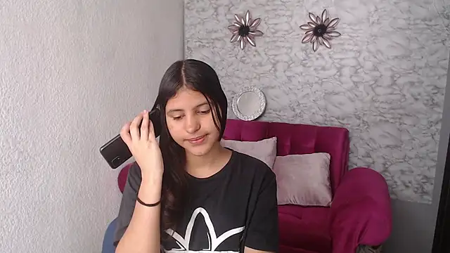 Snapshot of Evagirl69 chatting on September 2025 06:07:01 PM Evagirl69 online show from September 2025 06:07:01 PM