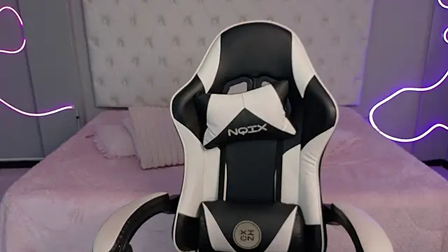 luck parker online show from September 2025 05:03:02 AM