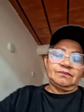 Vickysweeeettt online show from April 2026 04:46:02 PM