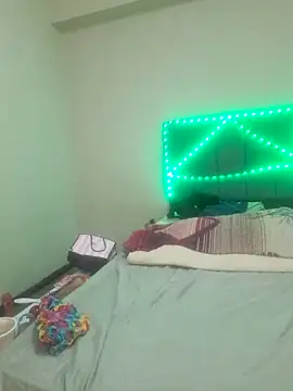 Vickysweeeettt online show from March 2026 04:41:02 PM