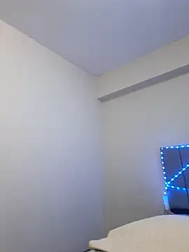 Vickysweeeettt online show from April 2026 05:49:02 PM