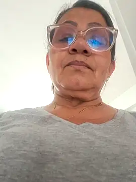 Vickysweeeettt online show from December 2025 05:15:02 PM