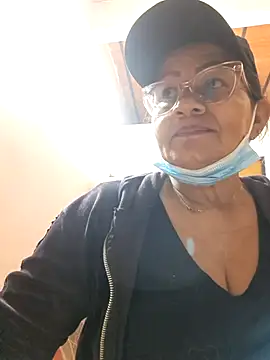 Vickysweeeettt online show from April 2026 10:11:01 AM