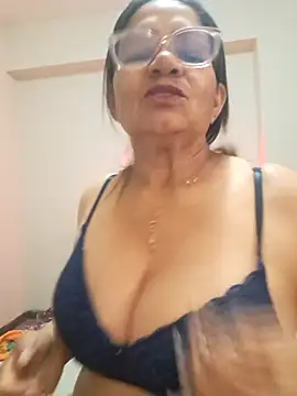 Vickysweeeettt online show from March 2026 11:34:01 AM