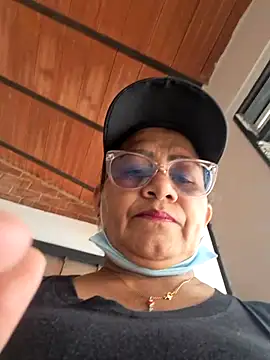 Vickysweeeettt online show from February 2026 04:42:02 PM