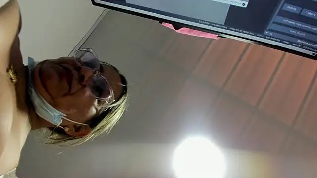 Vickysweeeettt online show from October 2025 08:21:02 PM