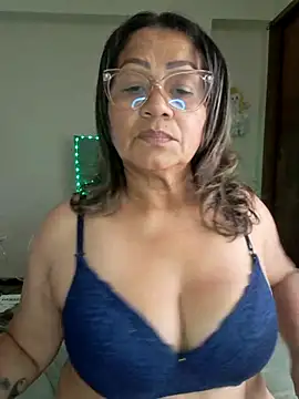 Vickysweeeettt online show from June 2026 02:39:01 PM