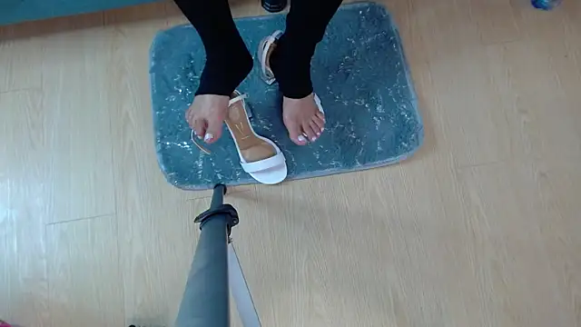 Vickysweeeettt online show from September 2025 08:20:02 PM