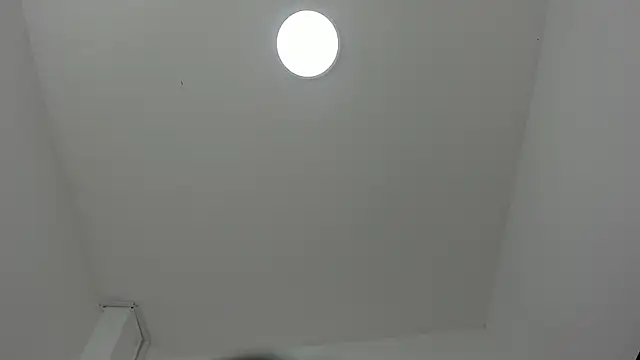 Snapshot of scarletross_ chatting on February 2026 03:03:02 PM scarletross online show from February 2026 03:03:02 PM