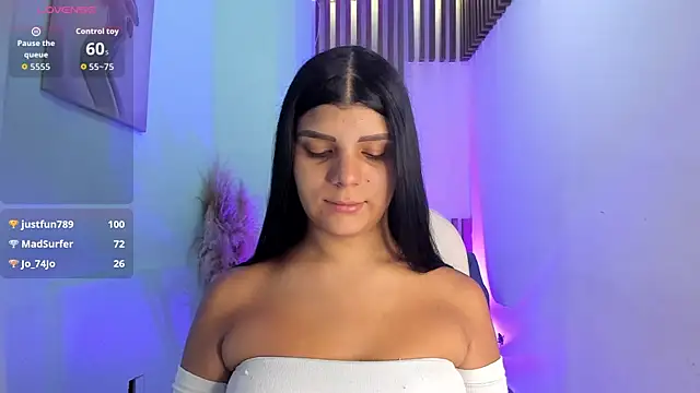 Snapshot of PauliinaBelle_ chatting on November 2025 12:31:01 PM PauliinaBelle online show from November 2025 12:31:01 PM