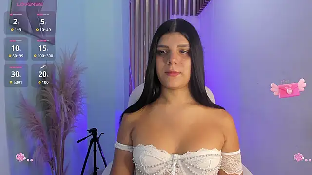 Snapshot of PauliinaBelle_ chatting on November 2025 01:04:02 PM PauliinaBelle online show from November 2025 01:04:02 PM