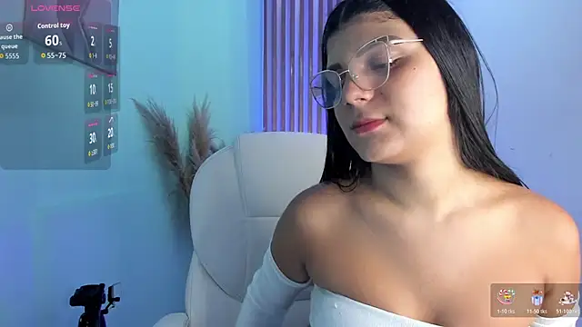 Snapshot of PauliinaBelle_ chatting on November 2025 01:15:02 PM PauliinaBelle online show from November 2025 01:15:02 PM