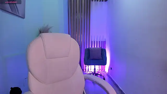 Snapshot of PauliinaBelle_ chatting on January 2026 01:26:02 PM PauliinaBelle online show from January 2026 01:26:02 PM