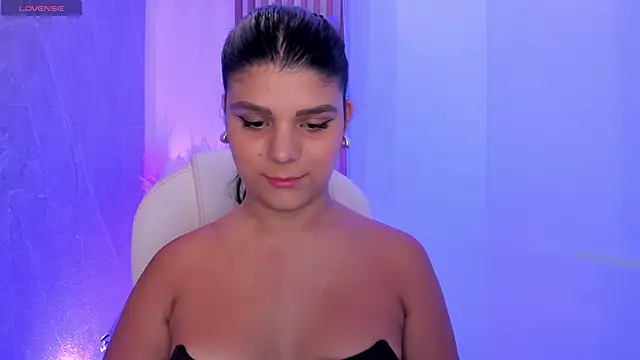 Snapshot of PauliinaBelle_ chatting on May 2026 04:01:01 PM PauliinaBelle online show from May 2026 04:01:01 PM