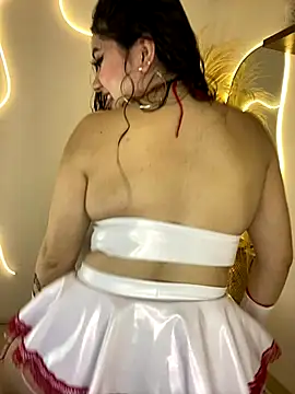 Zoe Serrat online show from October 2025 01:09:01 PM