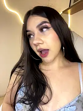 Zoe Serrat online show from November 2025 12:38:01 PM