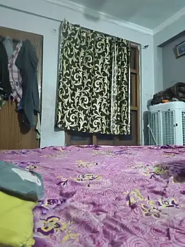 vardh033 online show from February 2026 11:47:01 PM