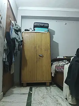 vardh033 online show from November 2025 06:17:02 AM