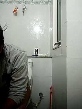 vardh033 online show from March 2026 02:44:02 AM