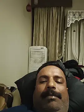 vardh033 online show from November 2025 09:15:01 PM