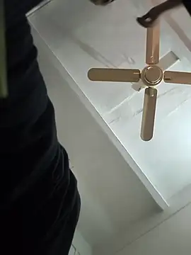 vardh033 online show from November 2025 07:51:02 AM