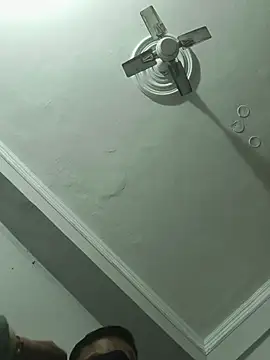 vardh033 online show from December 2025 05:23:01 PM