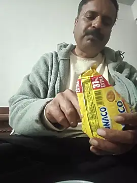 vardh033 online show from December 2025 05:40:01 PM