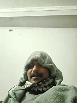 vardh033 online show from December 2025 01:44:02 PM