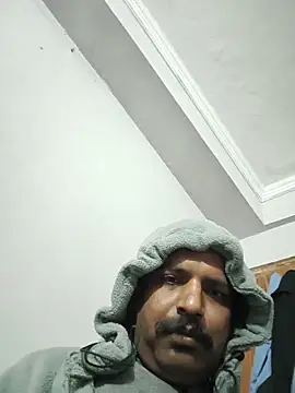 vardh033 online show from December 2025 02:00:02 AM