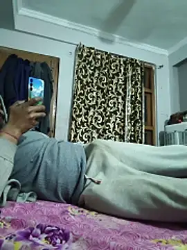 vardh033 online show from February 2026 11:45:01 PM