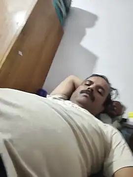 vardh033 online show from November 2025 02:44:02 PM