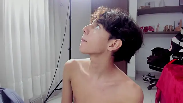 lightboy0 online show from September 2025 04:00:02 PM