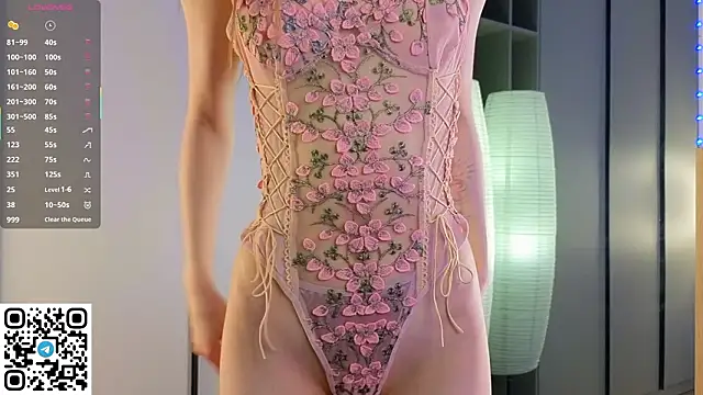 Quinavelle online show from March 2026 07:02:01 AM