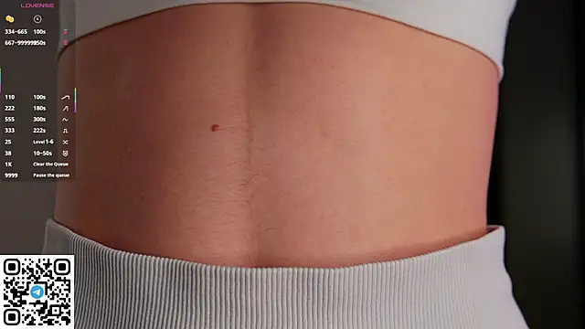 Quinavelle online show from November 2025 06:45:02 AM