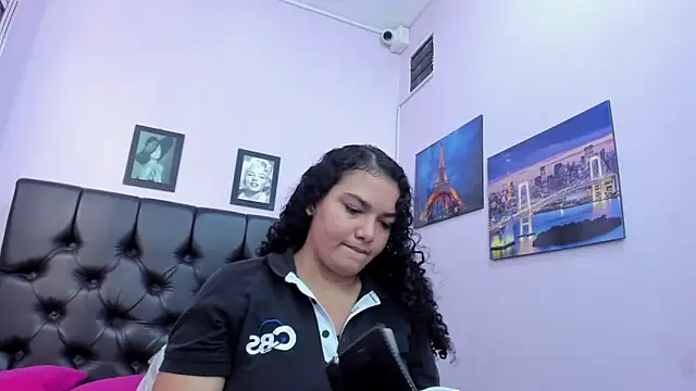 Snapshot of Adrianasex_69x chatting on November 2025 05:13:01 PM Adrianasex 69x online show from November 2025 05:13:01 PM