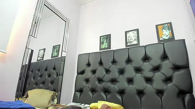 Snapshot of Adrianasex_69x chatting on November 2025 05:13:02 PM Adrianasex 69x online show from November 2025 05:13:02 PM