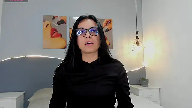 Sara mora  online show from June 2026 01:09:02 PM