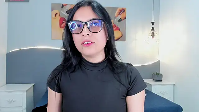 Sara mora  online show from June 2026 07:11:01 PM