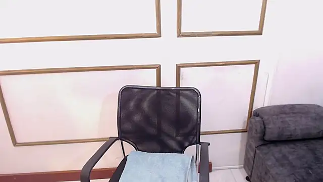 veronica em1 online show from April 2026 01:15:02 PM