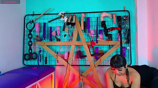 Mrmia bdsm extreme online show from December 2025 12:54:01 PM